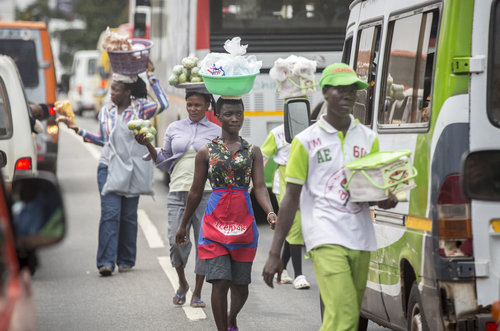 Strassenszene in Accra, Hauptstadt von Ghana