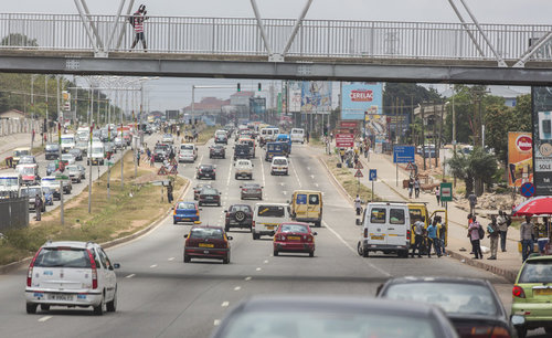 Strassenverkehr in Accra, Hauptstadt von Ghana