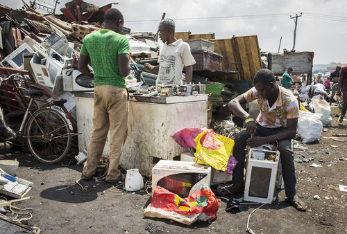 Verwertung von Elektroschrott und Sperrmuell in Afrika
