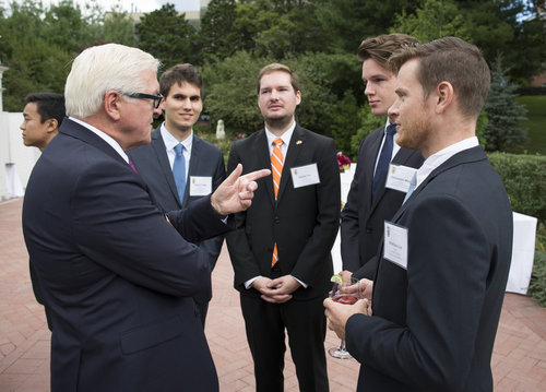 Steinmeier beim Quint-Treffen + EU in Boston.