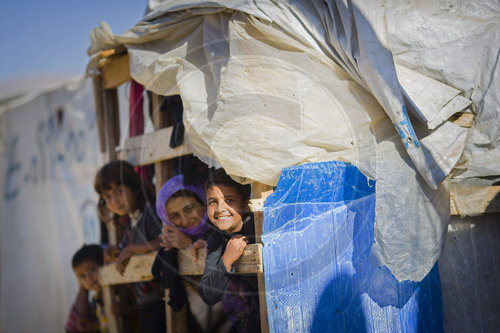 Kinder in einem Fluechtlingscamp in der Bekaa-Ebene