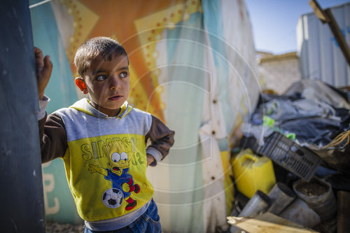 Portrait eines kleinen Jungen in einem Fluechtlingscamp in der Bekaa-Ebene