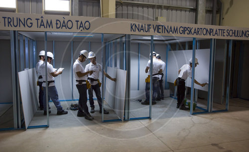 Ausbildung bei der Firma Knauf in Vietnam