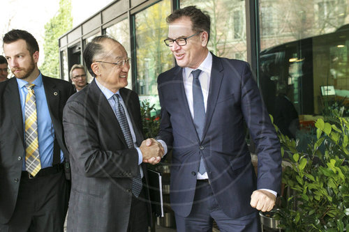 BM Mueller trifft Weltbankpraesident Kim