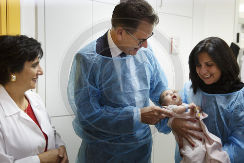 Bundesentwicklungsminister Gerd Mueller, CSU, besucht das Caritas Baby Hospital, in den palaestinensischen Gebieten, Bethlehem