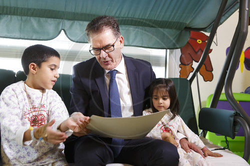 Bundesentwicklungsminister Gerd Mueller, CSU, besucht das Caritas Baby Hospital, in den palaestinensischen Gebieten, Bethlehem