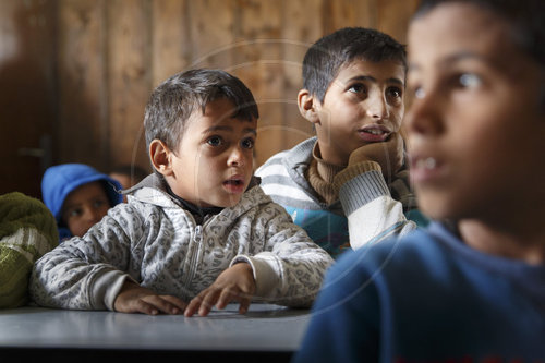 Schule fuer palaestinensische Beduinenkinder in Khan Al-Ahmar im Westjordanland