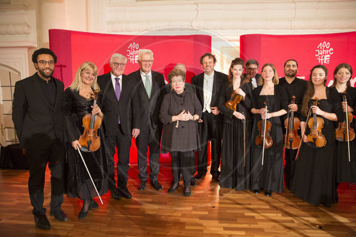 Frank-Walter Steinmeier, Bundesaussenminister, SPD,  anlaesslich von100 Jahre ifa, Festakt im weissen Saal des neuen Schlosses in Stuttgart, 10.01.2017.