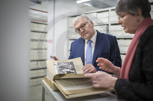 BM Steinmeier besucht das Politische Archiv