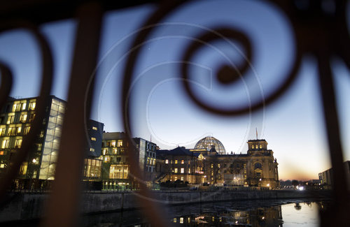 Reichstag im Regierungsviertel in Berlin