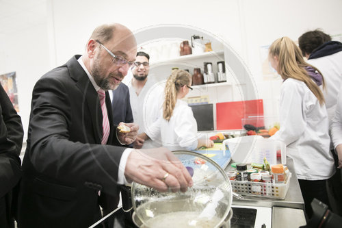 Martin Schulz besucht Jugendberufshilfe