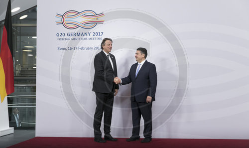 Sigmar Gabriel, SPD, Vizekanzler und Bundesaussenminister und Bert Koenders, Aussenminister des Koenigreichs Niederlande