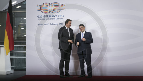 Sigmar Gabriel, SPD, Vizekanzler und Bundesaussenminister und Bert Koenders, Aussenminister des Koenigreichs Niederlande