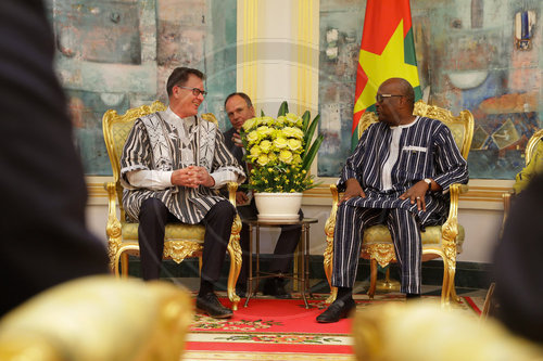 Bundesentwicklungsminister Gerd Mueller, CSU, trifft den burkinesischen Staatspraesidenten Hr. Roch Marc Christian Kabore, Ouagadougou, 27.02.2017.