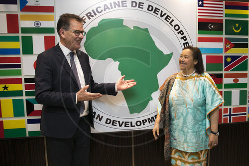 Bundesentwicklungsminister Gerd Mueller, CSU, und Frannie Leautier, Vizepraesidentin der Afrikanischen Entwicklungsbank