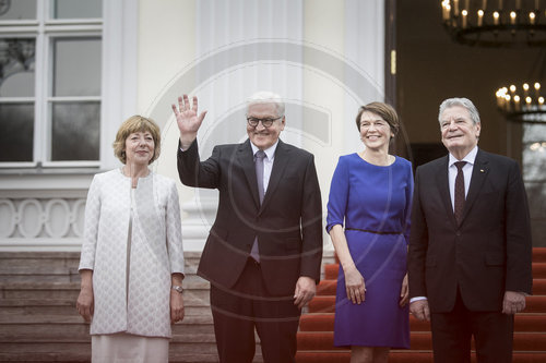 Amtsuebergabe im Schloss Bellevue