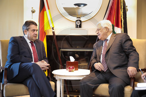 Sigmar Gabriel, SPD, Vizekanzler und Bundesaussenminister trifft , Mahmud Abbas,