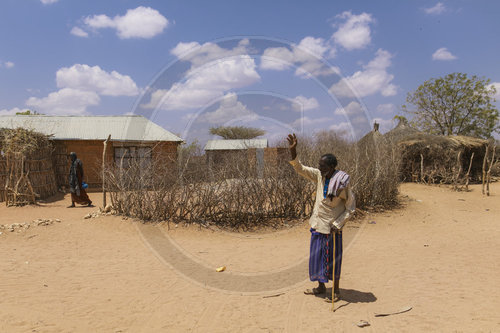 Somalischer Nomade in einem Dorf