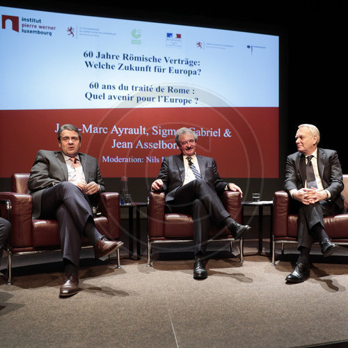 Sigmar Gabriel, SPD, Vizekanzler und Bundesaussenminister, Jean-Marc Ayrault und Jean Assselborn, in Luxemburg,