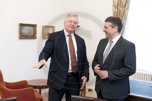 Sigmar Gabriel, SPD, Vizekanzler und Bundesaussenminister, trifft David Davis, Minister fuer den Austritt aus der Europaeischen Union des Vereinigten Koenigreichs Grossbritannien und Nordirland in London