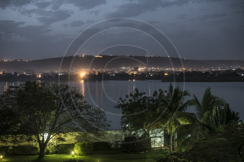 Stadtansicht von Bamako bei Abendlicht