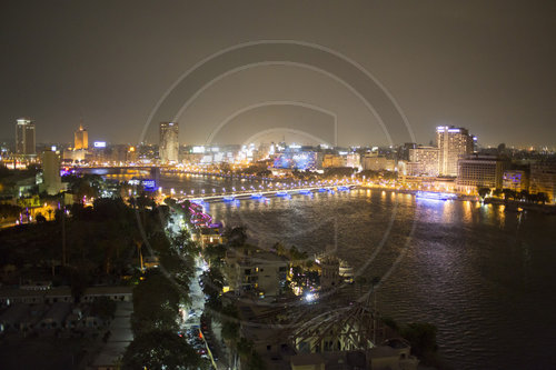 Stadtansicht von Kairo bei Nacht