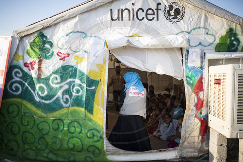 Kinderbetreuung in einem Fluechtlingslager im Irak