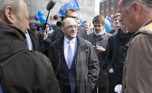 Martin Schulz, SPD, Kanzlerkandidat beim Pulse of Europe in Koeln, 23.04.2017.