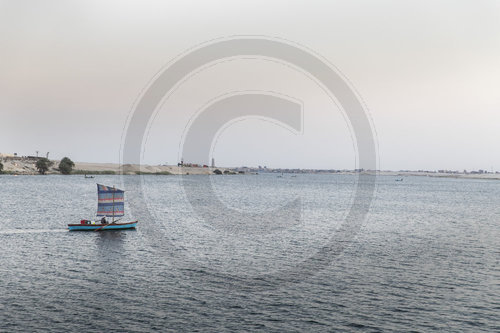 Boot am Suez-Kanal
