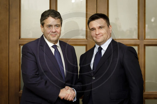 Gabriel reist in die Ukraine