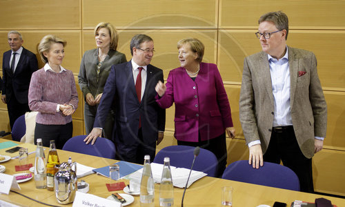 Hauptverhandlungsrunde 
anlaesslich der Koalitionsverhandlungen von CDU, CSU und SPD