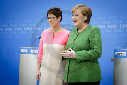 Angela Merkel und Annegret Kramp-Karrenbauer