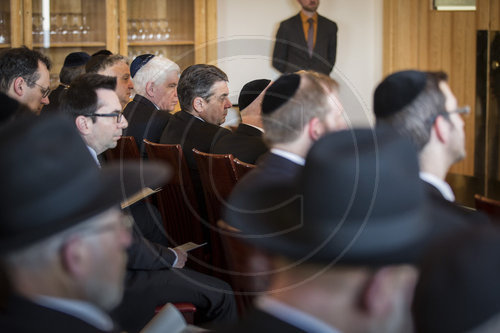 BM Gabriel uebergibt Verdienstorden an Rabbiner Ehrentreu