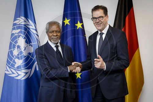 BM Mueller trifft Kofi Annan