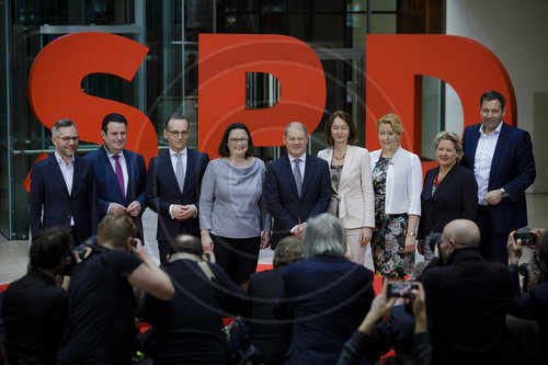 SPD stellt zukuenftige Kabinettsmitglieder vor