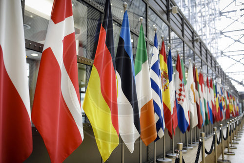 Flaggen im Europa Gebaeude in Bruessel