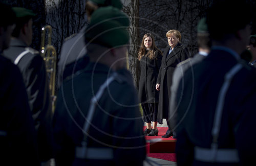 Merkel empfaengt islaendische Premierministerin