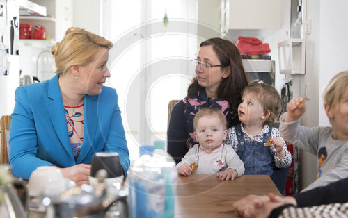 Bundesfamilienministerin Franziska Giffey, SPD, besucht Kindertagespflege in Herne