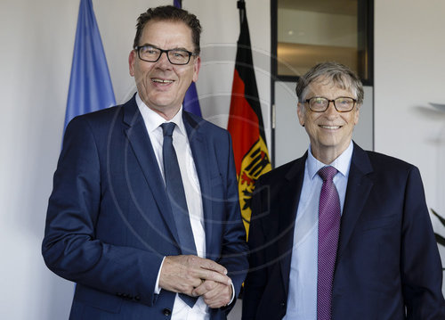 BM Mueller trifft Bill Gates