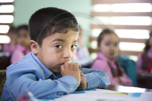 Irakischer Junge in der Al Huda Schule von UNICEF, eine mit BMZ Mitteln rehabilitierte Schule in WestMosul,