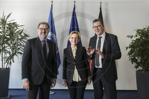 Gerd Mueller trifft Vertreter des HDE
