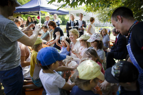 BM Giffey besucht Nachbarschaftsfest