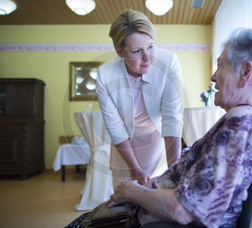 Besuch des Hauses am Steinhuebel (Pflegeheim) der Seniorenhilfe Kreuznacher Diakonie in Saarbruecken