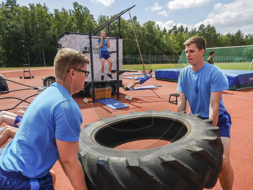 Rekrut bei der Sportausbildung in Leistungsgruppen