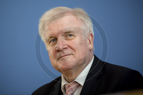 BM Seehofer Verfassungsschutzbericht 2017