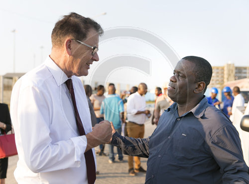 Bundesentwicklungsminister Gerd Mueller, CSU, trifft Daviz Simango, Buergermeister von Beira