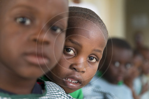 Kinder im Waisenhaus fuer AIDS Kranke