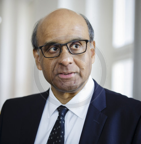 Tharman Shanmugaratnam