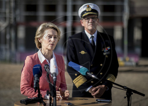 BM Ursula von der Leyen besucht das F‚àö¬∫hrungszentrums der Marine (F‚àö¬∫Z M)