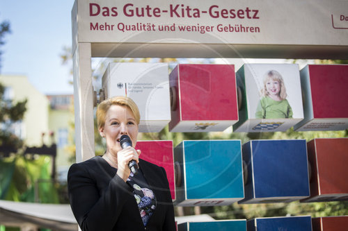 Franziska Giffey besucht Froebelkita in Berlin